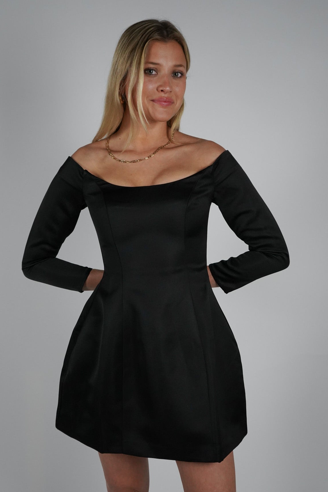 Elliatt Vida Long Sleeve Mini Dress - Black Rodo Boutique Elliatt Vida Long Sleeve Mini Dress - Black Rodo Boutique
